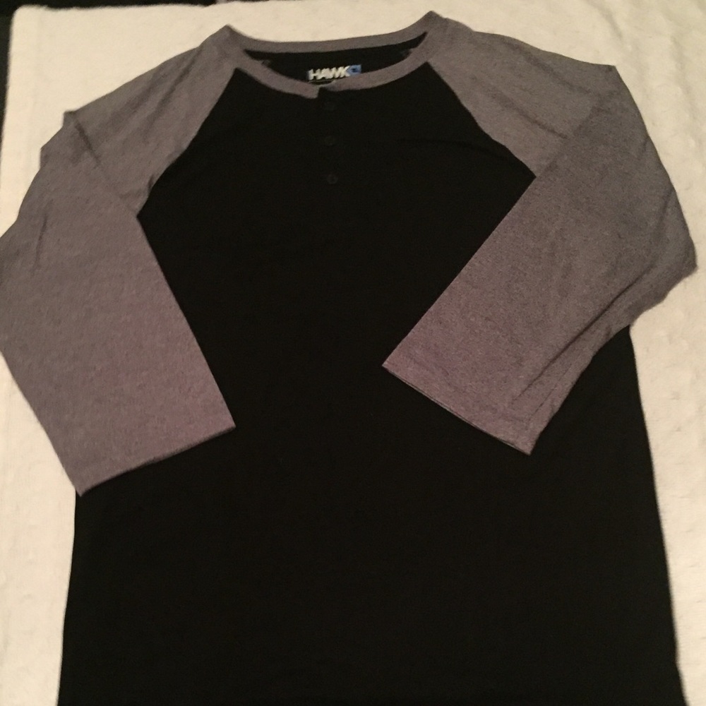 Men’s Raglan 3/4 sleeve top NWOT